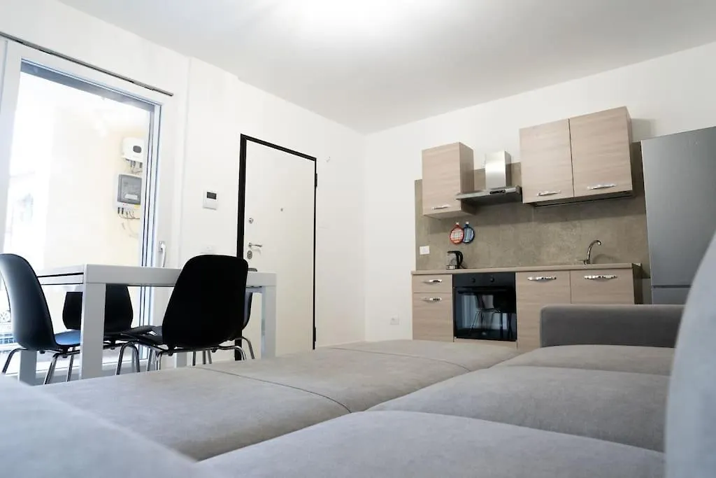 Appartamento Da Lorenzo - Between Station And Center Monza Italia